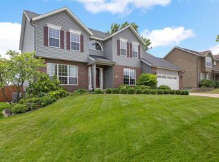 6919 Rockingham Dr SW, Cedar Rapids, IA 52404