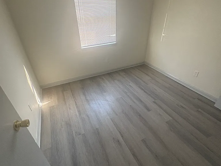 3284 Valley Stream Cv — Photo 9