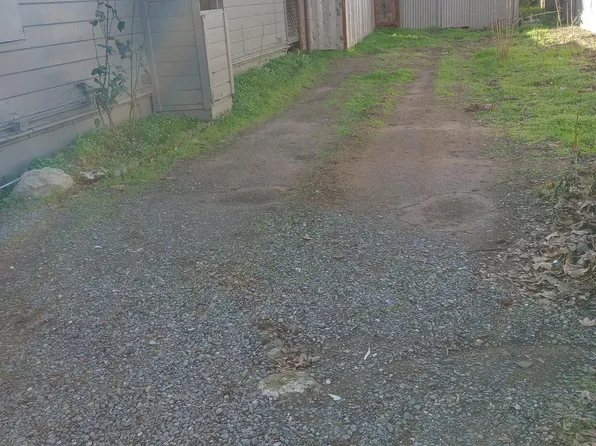 3251 10th St, Clearlake, CA 95422