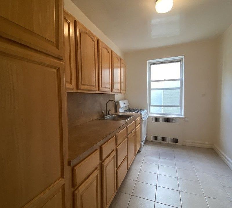 1st image of 1775 E 18th St APT 6O