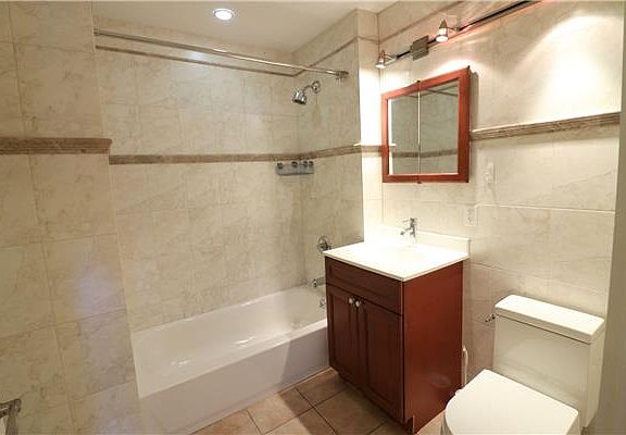 5th image of 244 Union Ave APT 4