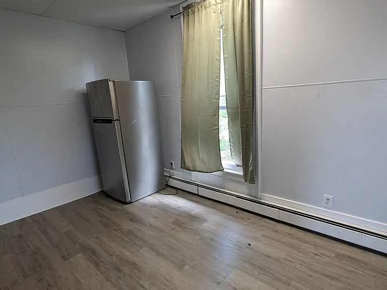 178 Pine St #2 — Photo 3