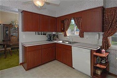 4th image of 4723 Carsten Ln