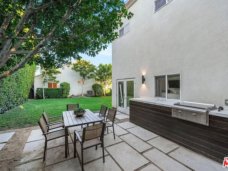1155 S Rimpau Blvd — Photo 28