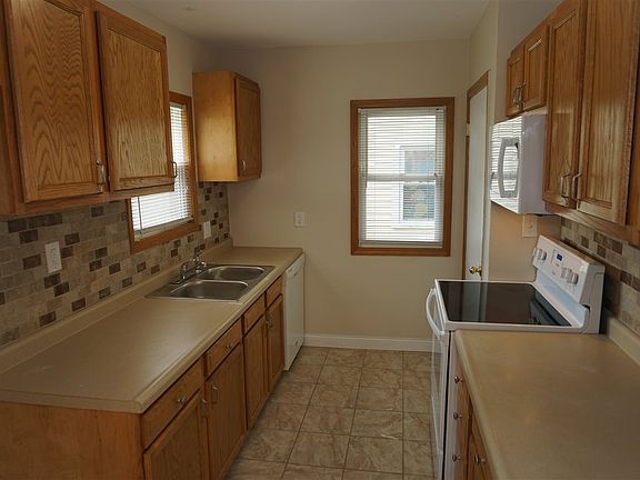 2nd image of 5029 Illinois St