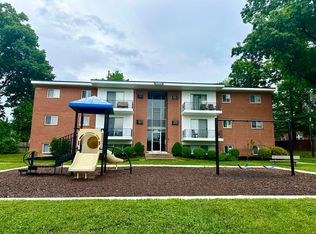 Groesbeck Gardens, Cincinnati, OH 45239