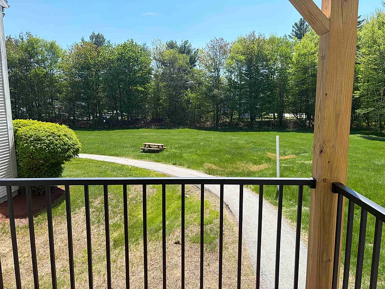 1007 White Cedar Blvd — Photo 2