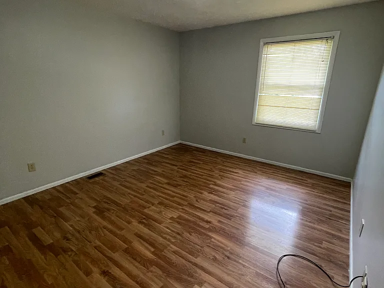 2252 Southeastern Pkwy — Photo 7