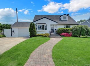 2718 Rowehl Drive, East Meadow, NY 11554