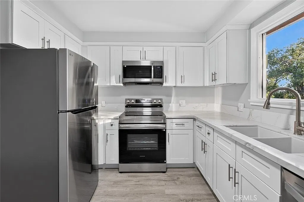 1 bed, 500 sqft, $2,200 — Photo 2