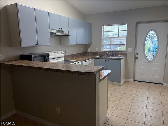 3rd image of 4545 26th St SW