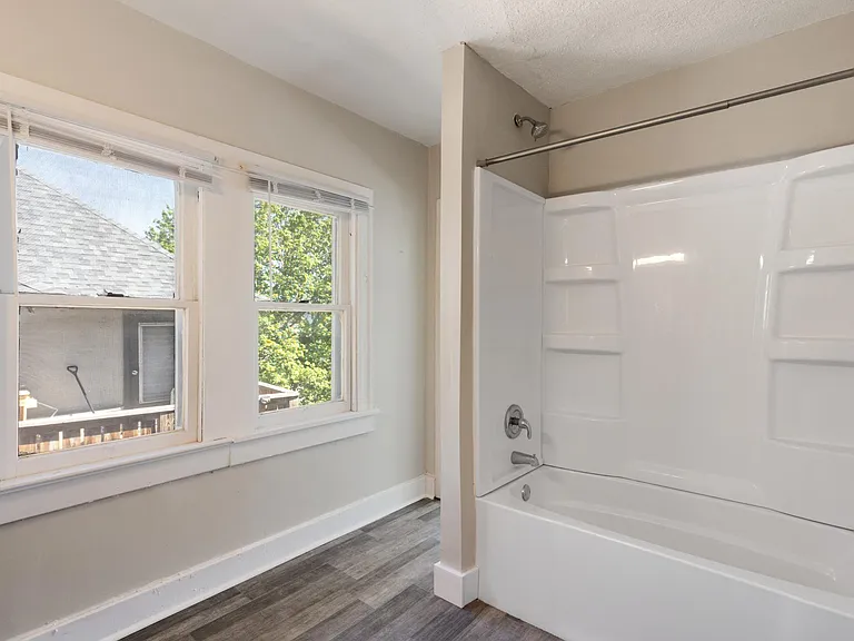 117 S 38th St #3 — Photo 10
