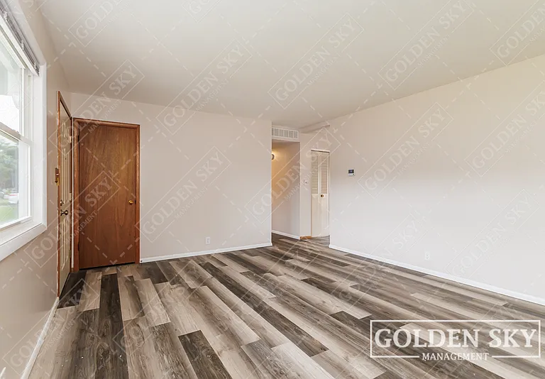 3129 S Opechee Dr — Photo 4