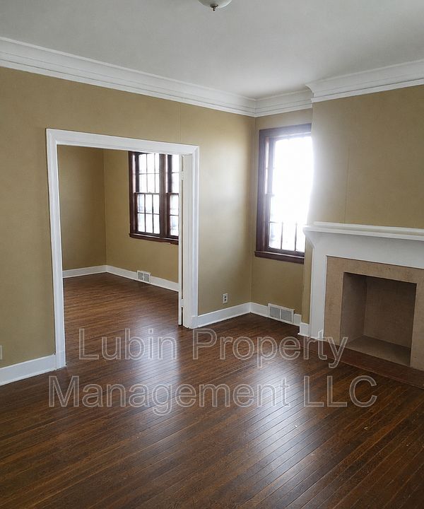 2nd image of 725 N Hollywood St