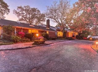 16 Sinclair Dr, Kings Pt, NY 11024