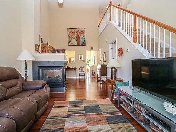 4th image of 913 Jamerson Ln