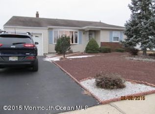 6 Easton Rd, Toms River, NJ 08757