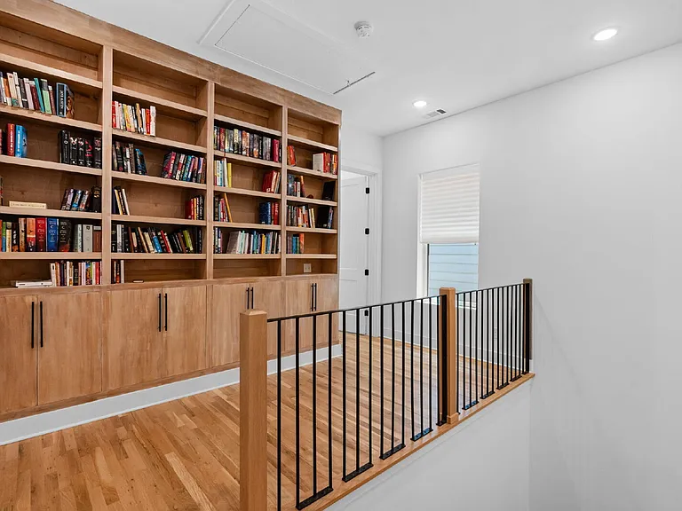 303 Riverside Dr #B — Photo 29