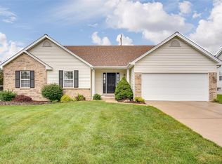 1141 Sunset Green Dr, O'Fallon, MO 63366