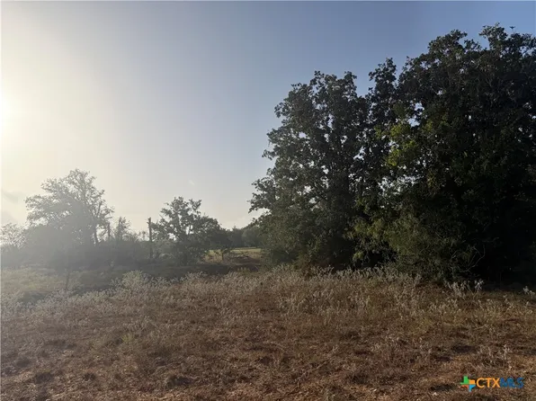 3841 County Road 427, Stockdale, TX 78160