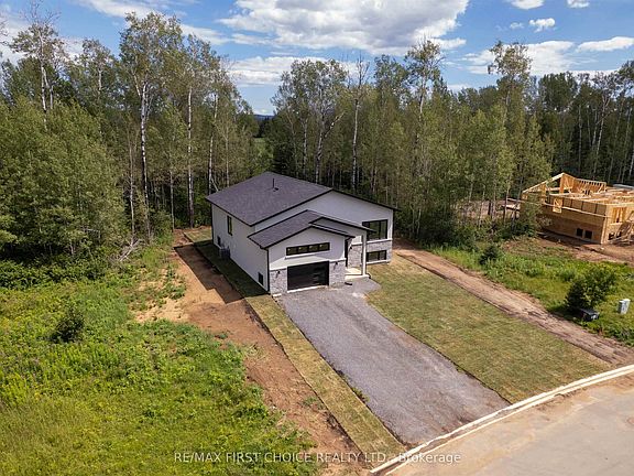 4th image of 3435 King Georges Park Dr