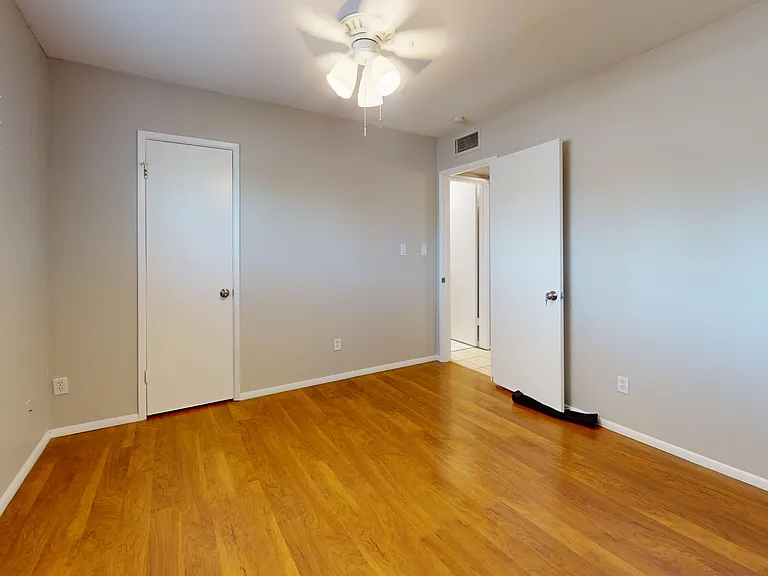 2080 E Greenway Dr #2 — Photo 10