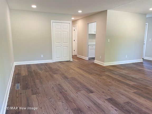 3rd image of 417 S 19th St
