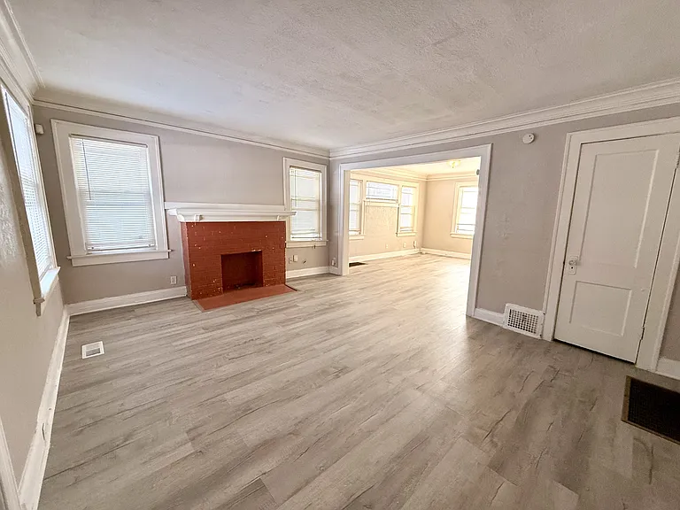 5524 Woodland Ave — Photo 10