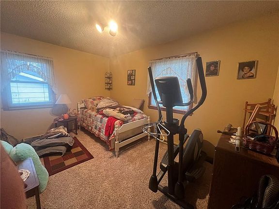 5th image of 407 Bancroft Ave