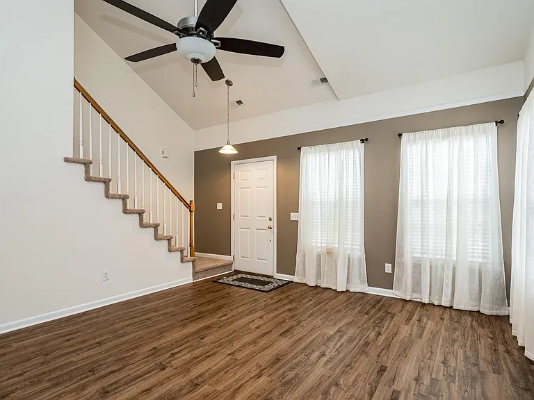 4 Richardson Cir — Photo 7