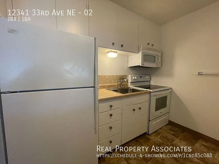 Pet friendly, Ground floor, 2 bed, 1 bath apartment w/storage (MI special) — Photo 3