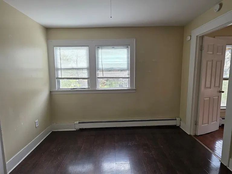 122 Derby Ave #2 — Photo 2