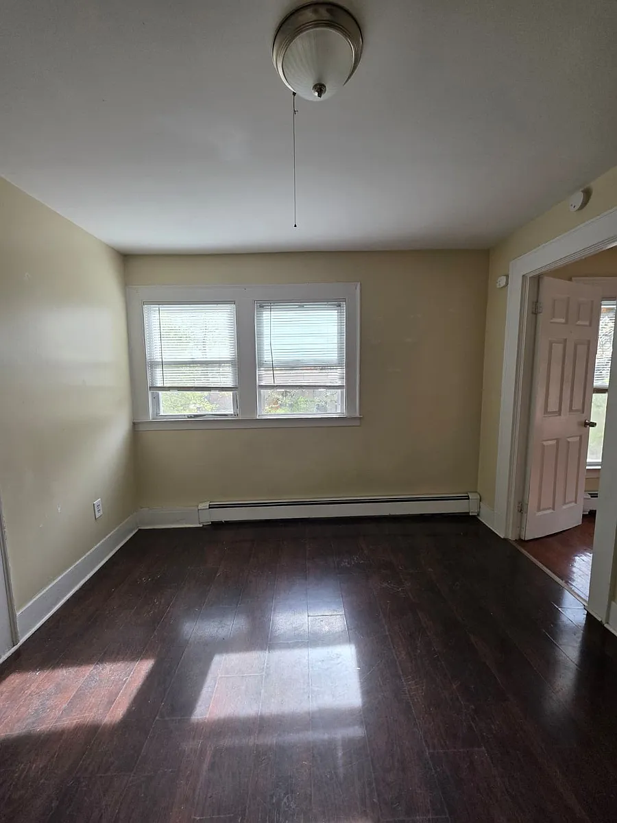 Building Photo - 122 Derby Ave #2