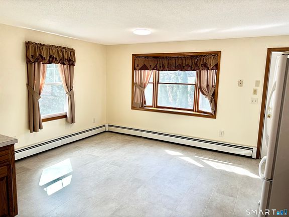 3rd image of 10 Richard Road