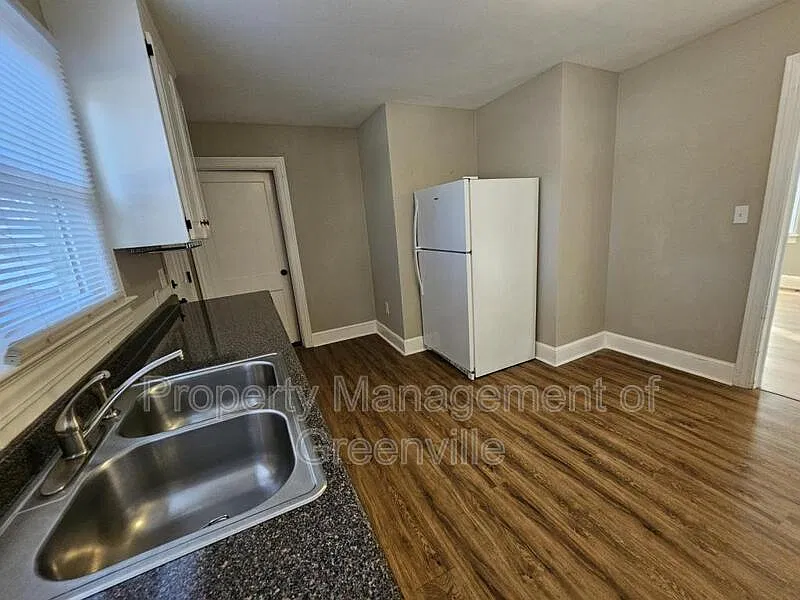 3 bed, 1.0 bath, 1124 sqft, $1,395 — Photo 4