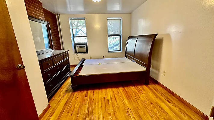 Rented by HOLTON REAL ESTATE INC. | media 8