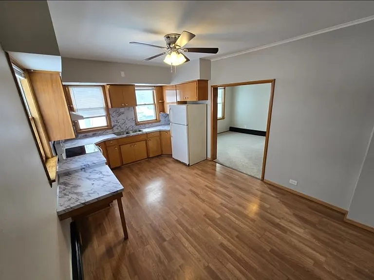 116 W Wall St — Photo 3