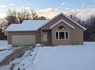 205 Gables Dr SW, Poplar Grove, IL 61065