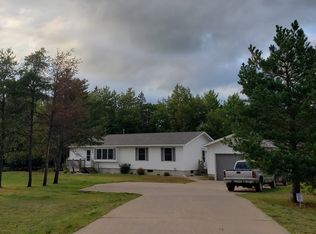 193 Airport Circle Dr, Negaunee, MI 49866