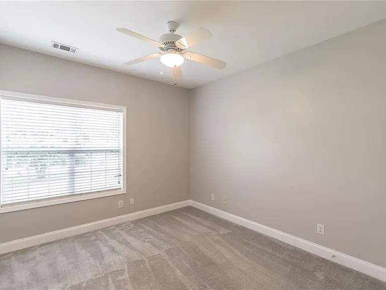 104 Bryce Dr — Photo 16