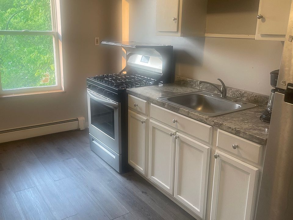 204 Minooka Street 3 Apartment Rentals Pittsburgh, PA Zillow