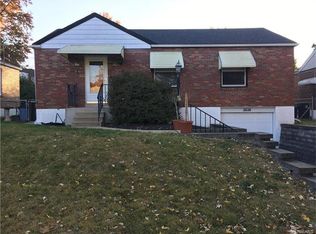 3638 Park Lawn Dr, Saint Louis, MO 63125