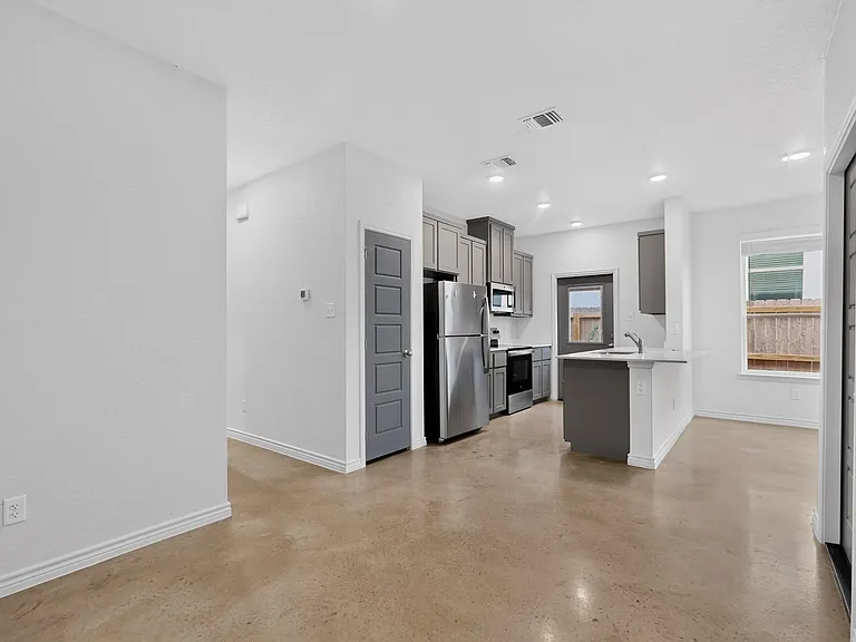 2306 Ocean Ave #B — Photo 7