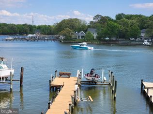 8149 Orchard Point Rd, Pasadena, MD 21122