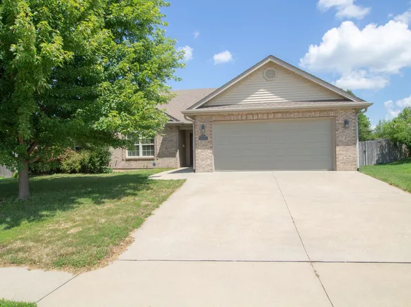 209 Jackal Dr, Columbia, MO 65202