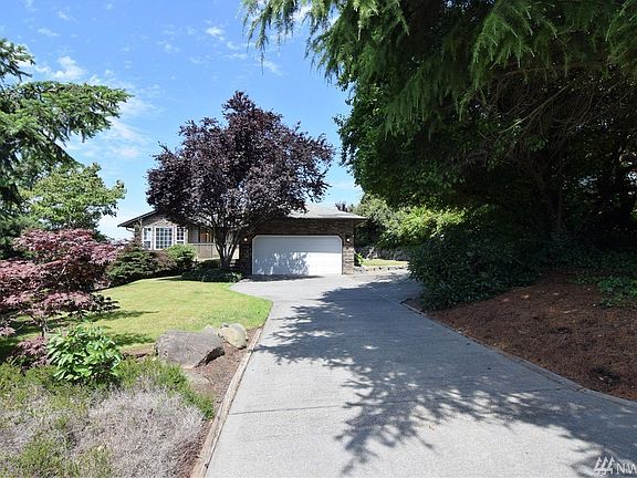 2nd image of 6817 54th Pl NE
