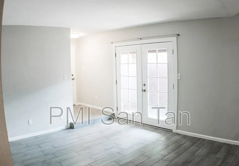 821 S Casitas Dr #A — Photo 2
