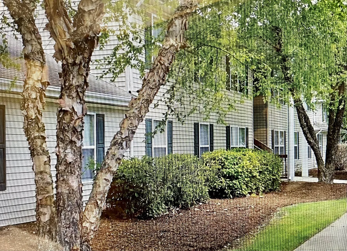 Building Photo - Acorn Grove Apartment Homes