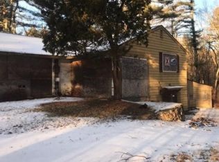 92 Hopkinton Rd, Upton, MA 01568