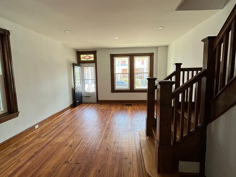 338 Rector St — Photo 3